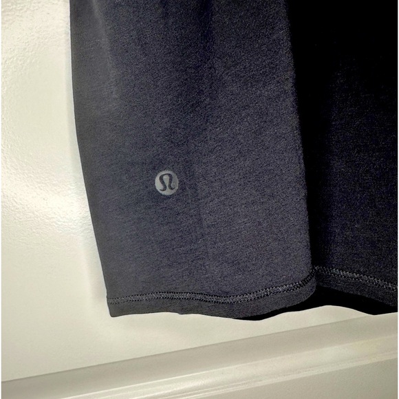 Lululemon All Tied Up Tank, size 4 - Picture 4 of 4